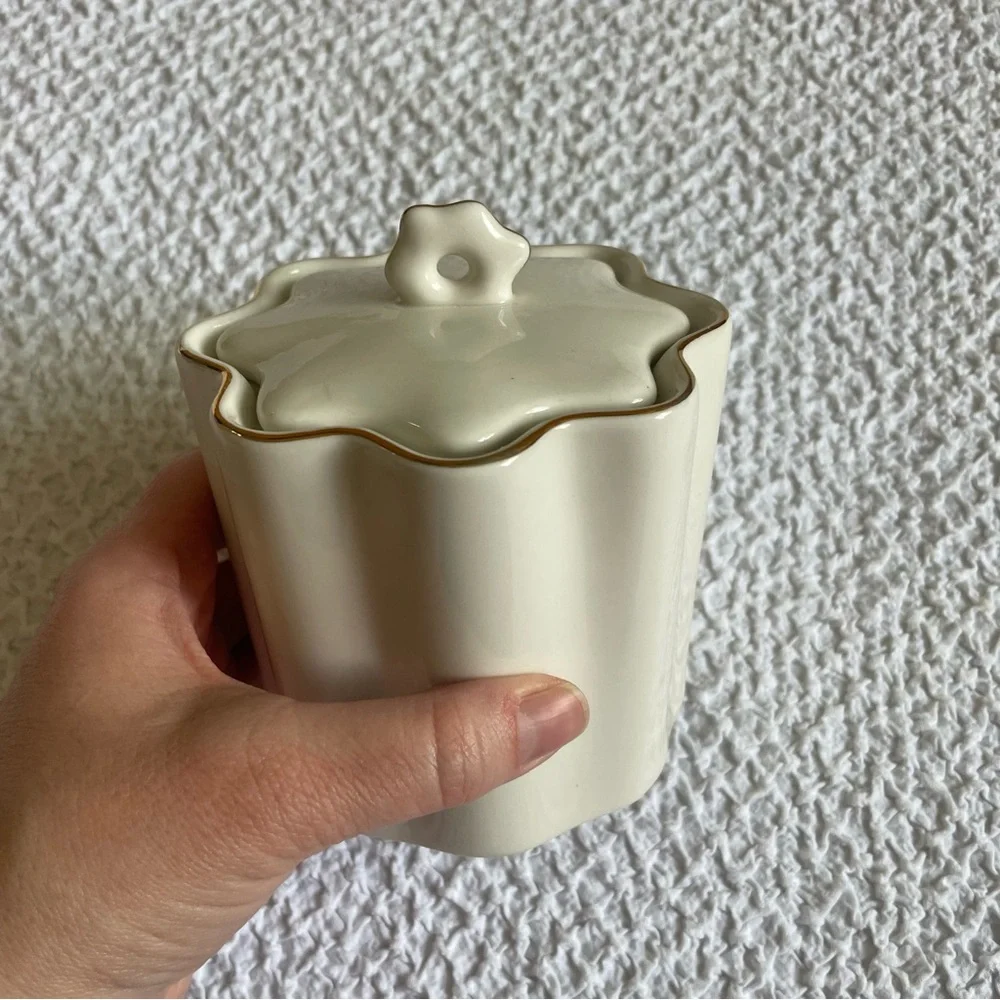 NEW Anthropologie Le Marais Scalloped Bath Jar Cream Gold Trim